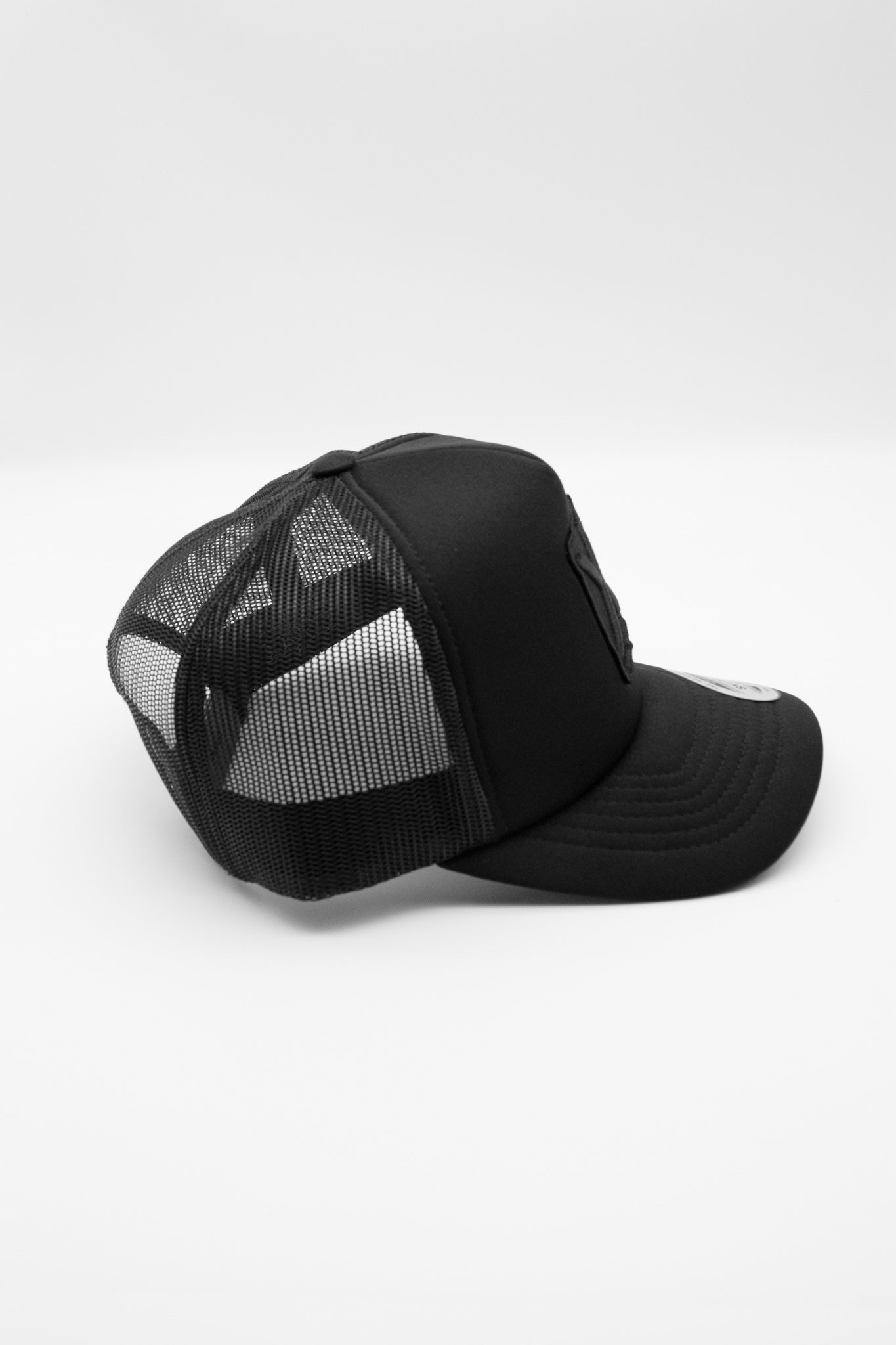X TRUCKER HAT
